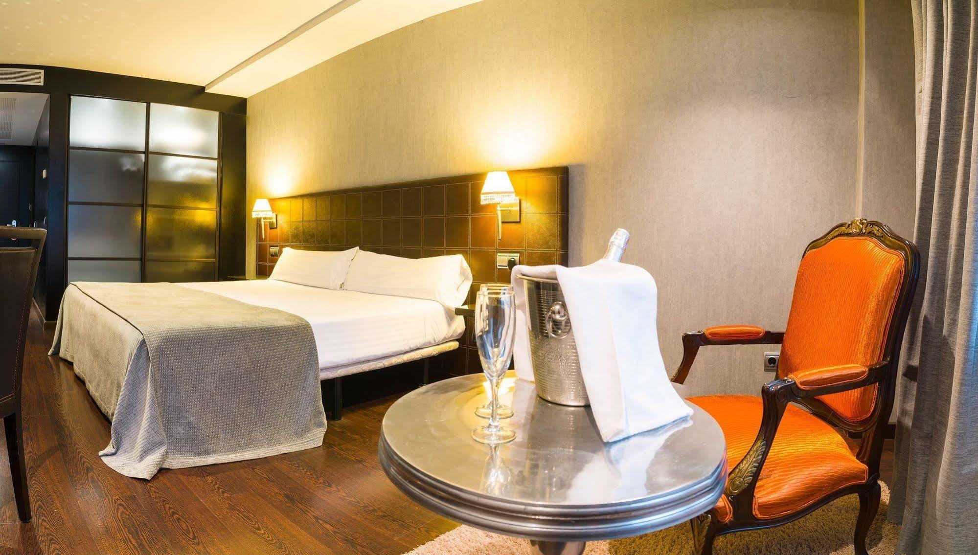 Iberik Santo Domingo Plaza Hotel Oviedo Luaran gambar